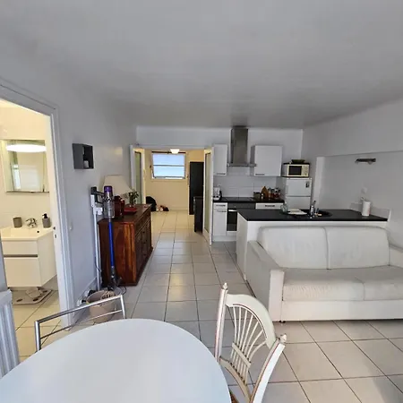 Au Bord De La Croisette Apartment
